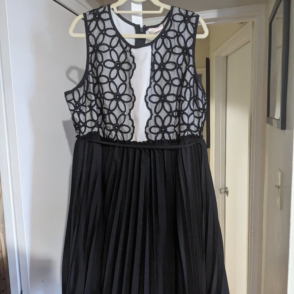 Cocktail dress with Pleats